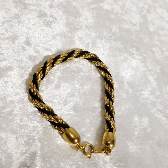 Trifari gold tone and black 7" bracelet 1.1735 - Picture 5 of 7